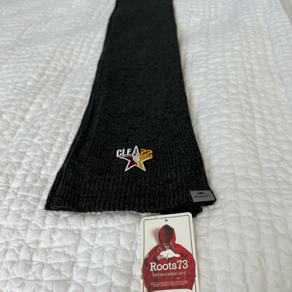 Roots knit scarf NBA all-star logo 2022 new with tags